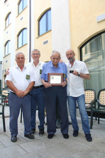 Fossano: visita della direzione ANFI in casa di riposo, per il compleanno del 90enne Paolo Cavanna