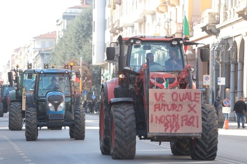 Giovedì i trattori a Saluzzo: saranno regalate mele in segno di protesta