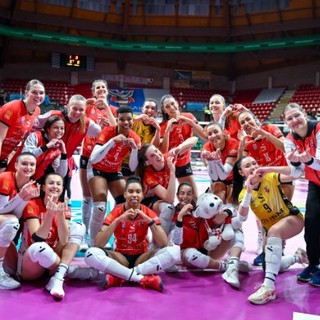 Le ragazze della Honda Olivero Cuneo vittoriose contro la CDA Volley Talmassons (foto di Danilo Ninotto)