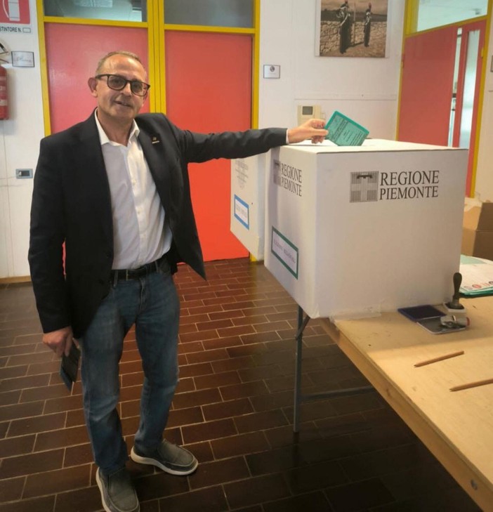 Urne aperte ad Alba: ha votato il candidato M5S Ivano Martinetti
