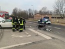 Auto contro moto in corso Francia a Cuneo: ragazzo di 19 anni in codice rosso