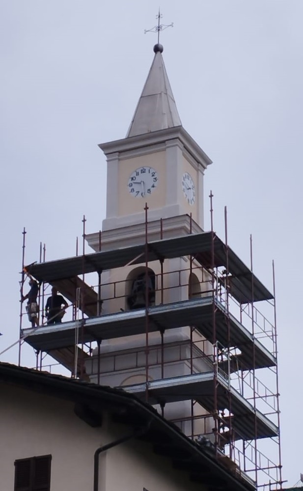 Il campanile durante i restauri