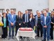 Chiara Gribaudo con l'assessore regionale Luigi Genesio Icardi,  il sindaco Roberto Dalmazzo ed i suoi predecessori Paolo Persico ed Ernesto Testa insieme all'amministrazione comunale e i medici dell'Asl durante il taglio della torta