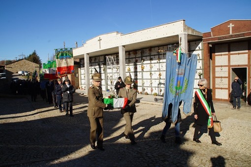 L'arrivo delle spoglie di Fiorenzo Conterno