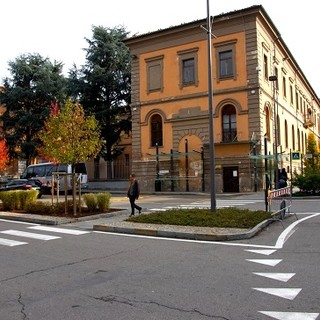 L'ingresso del liceo da Vinci di Alba