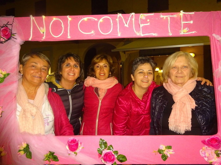 Norma Costantino (prima a sinistra), presidente di Noi come Te con alcune socie