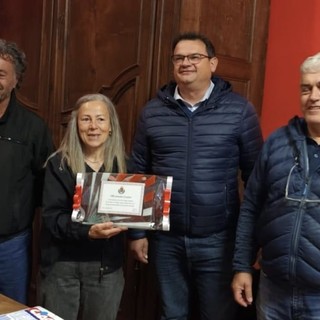 L'Alta Valle Maira ringrazia la maestra Luciana Berardi per i suoi 44 anni di servizio