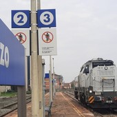 Il locomotore della prova tecnica relativa al collegamento Savigliano Saluzzo Cuneo che sarà gestito da Arenaways