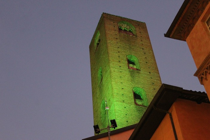 Alba: torri illuminate di verde  per la Giornata Mondiale della  Salute Mentale