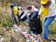 Una delle iniziative di raccolta dei rifiuti di Legambiente Langhe e Roero lungo il Tanaro