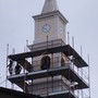 Il campanile durante i restauri