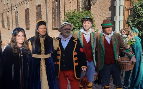 Le maschere ufficiali del Carnevale di Saluzzo con la nuova Castellana Jessica Peruccio