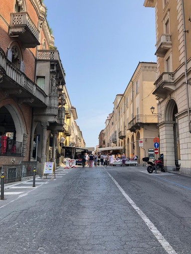 Fossano: mercato più sicuro con lo spostamento di alcuni banchi in piazza Dompè