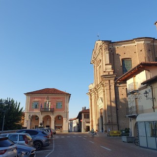 Piazza Umberto I a Moretta, dove si svolgerà la manifestazione &quot;Sport&amp;Shops&quot;