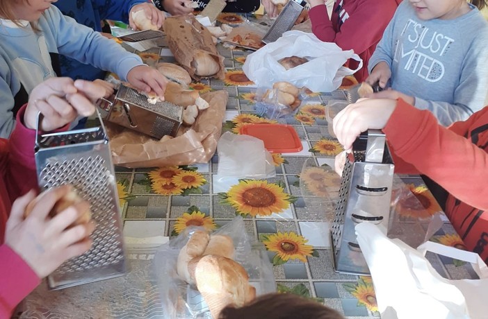 Inaugurata alla primaria di Roccabruna la nuova aula outdoor per gli studenti