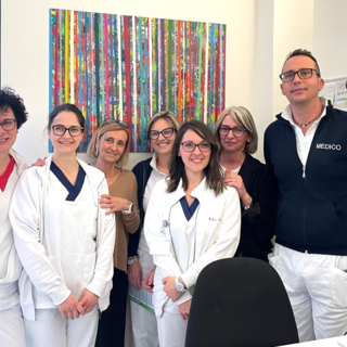 Mondovì, l'oncologia del Montis Regalis  più accogliente grazie agli arredi donati  dall'associazione Un sorriso per Giorgia [FOTO]