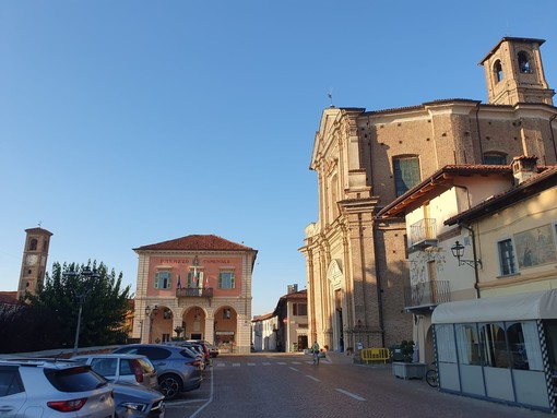 Piazza Umberto I a Moretta, dove si svolgerà la manifestazione &quot;Sport&amp;Shops&quot;