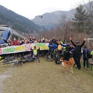 La manifestazione a favore del treno e del parco europeo, a Tenda, nel marzo dello scorso anno