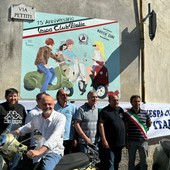 Inaugurato il murales “Vespa” che celebra l’amicizia tra Lesegno e Farigliano