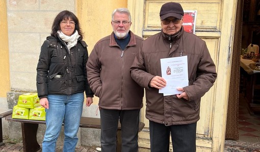 Manuela Millone, don Tonino Marchisio e Matteo Busso vincitore del primo premio della categoria hobbisti