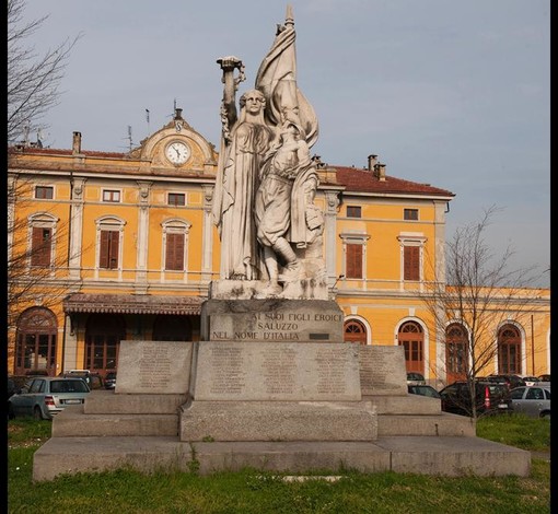 Saluzzo, monumento di piazza Vittorio Veneto a Saluzzo, opera di Guido Bianconi