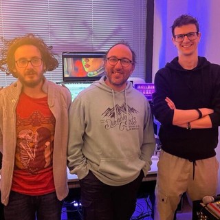 Da sinistra Federico Mollo fonico del Dragonfly Music Studio, Filippo Cosentino, compositore e titolare del Dragonfly Music Studio, e il regista Stefano Moscone