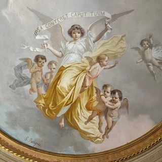 Un affresco con gli angeli dipinti da Giovanni 'Netu' Borgna