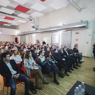 Lorenzo Carosso della Solar Valley illustra la Cer di Marene al pubblico