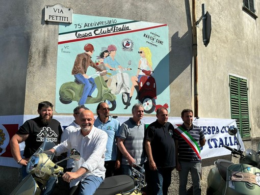 Inaugurato il murales “Vespa” che celebra l’amicizia tra Lesegno e Farigliano