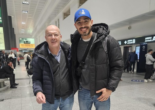 Maciel ed il DS di Cuneo Volley Paolo Brugiafreddo all'aeroporto di Malpensa