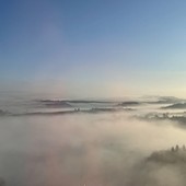 Nebbie, cielo grigio e freddo. Ma nessuna precipitazione in vista