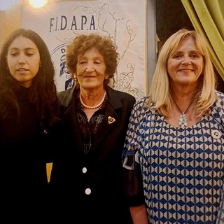 Noemi Passaniti (past presidente FIDAPA Sez. di Alba); Mariella Bottallo (presidente FIDAPA Sez. di Alba); Silvia Moglia (presidente FIDAPA Distretto Nord-Ovest)