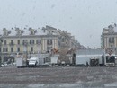 La nevicata in corso in piazza Galimberti a Cuneo