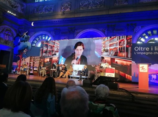 Al centro la sindaca di Ostana Silvia Rovere, al Festival dell'Economia Civile a Firenze