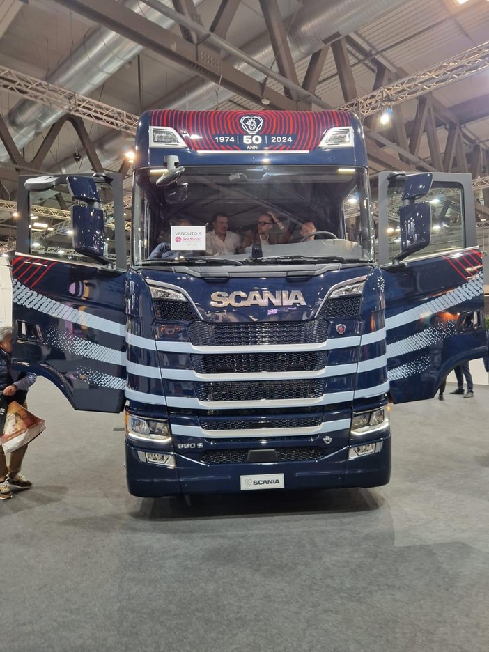 La Bra Servizi acquista l’ultimo “gioiellino” a tiratura limitata della Scania