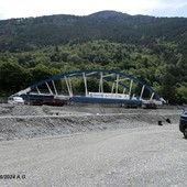 I lavori di posa del Pont des 14 Arches a tenda (Foto: Alain Garibbo)