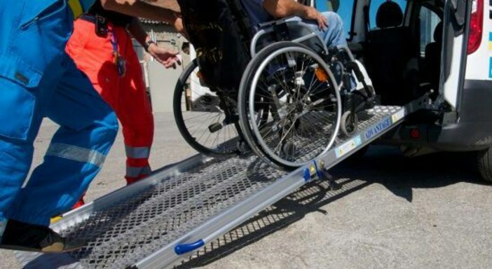 Troppo spesso sui bus di Cuneo la rampa di accesso per disabili non funziona