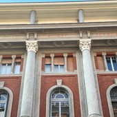 Cuneo: restaurata (parzialmente?) la facciata della Posta Centrale