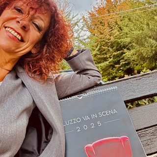 Paola Ravazzi e il nuovo calendario “2025 Saluzzo va in scena”