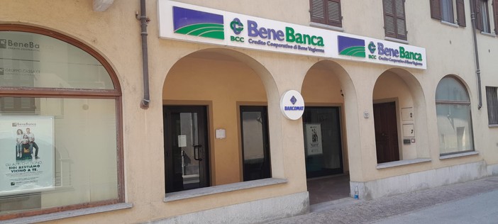 La filiale di Bene Banca di Piasco che sarà chiusa dal 12 al 23 agosto
