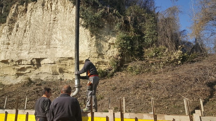 Frana sulla strada provinciale a Pocapaglia: procedono spediti gli interventi di ripristino