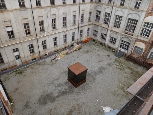 Il cortile interno di palazzo Santa Croce a Cuneo - foto di repertorio