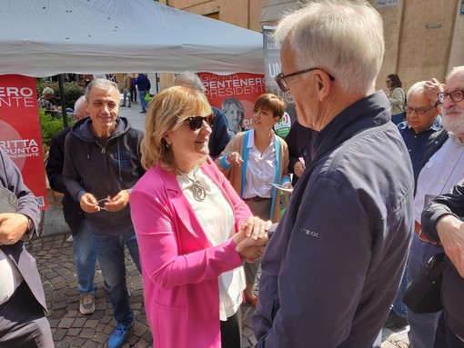 Gianna Pentenero tra i cittadini ad Alba [VIDEO]