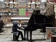 Il pianista Andrea Bacchetti  durante il concerto a Paesana (credito Mauro Ravera)