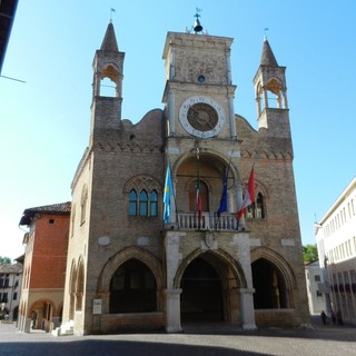 Pordenone, Palazzo Comunale (fonte Wikipedia)