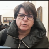 La sindaca di Borgo San Dalmazzo, Roberta Robbione, accigliata dopo il ribaltamento del voto sul biodigestore