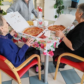 Una pizza speciale per gli ospiti della Casa di Riposo di Revello