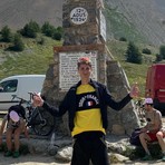 Rudy Ballatore in una vecchia foto sulla cima del Col de Izoard