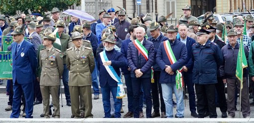 La cerimonia del raduno degli artiglieri del gruppo Aosta - foto: Paoletta Ravazzi