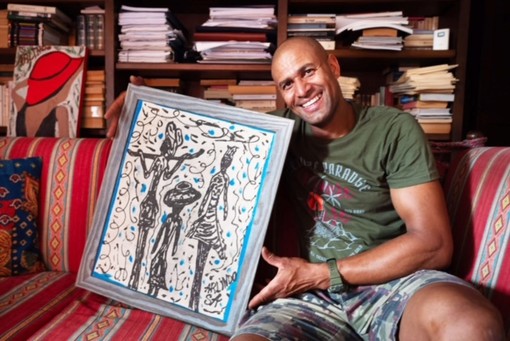 L'artista capoverdiano Arlindo Sousa Alves